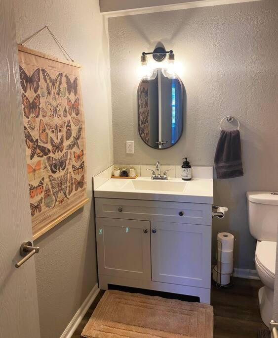 The Delores - 2 Bedroom Apt In Quilt Town, Usa Hamilton Exterior foto